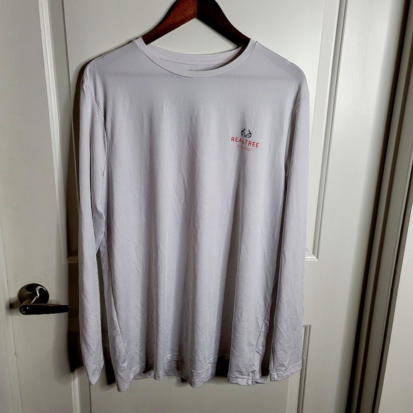 Realtree Other - Realtree Lightweight Fishing Shirt. Perfect Condition!